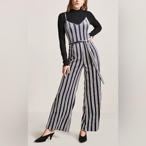 Forever 21 Striped Velvet Jumpsuit Navy/cream Sz 0X Plus Women’s‎ - Picture 1 of 12